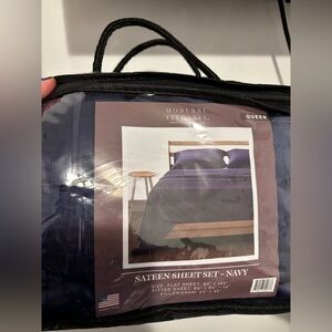Moderne Elegance Sateen Navy Blue Queen Sheet Set NWT